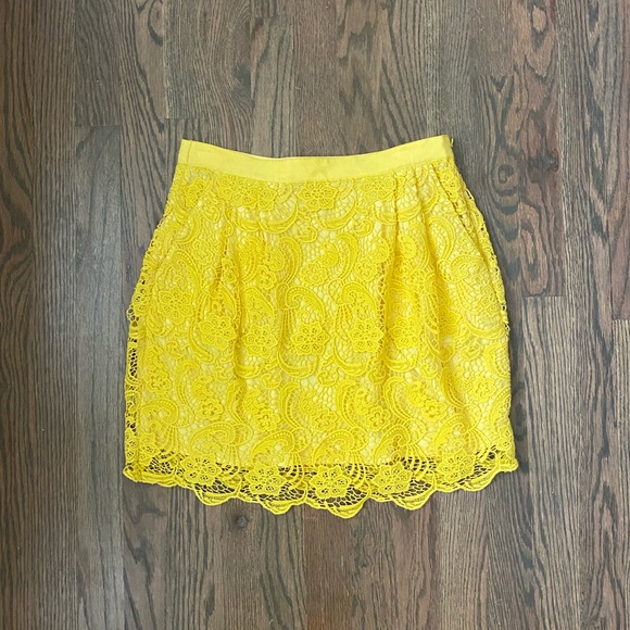 Club Monaco Yellow Lace Mini Skirt 4 - Picture 3 of 6